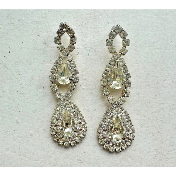 Costume Jewlery Crystal Rhinestone Drop Post Earrings 2.5" Dangle Formal Wedding - Picture 1 of 4